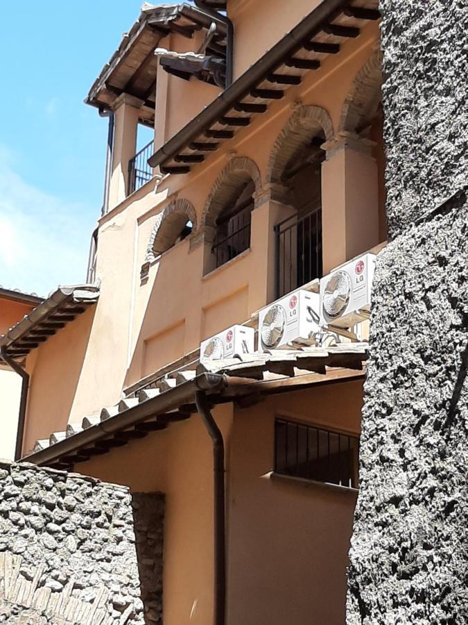 Il Teatro Alloggi แตร์นี ภายนอก รูปภาพ